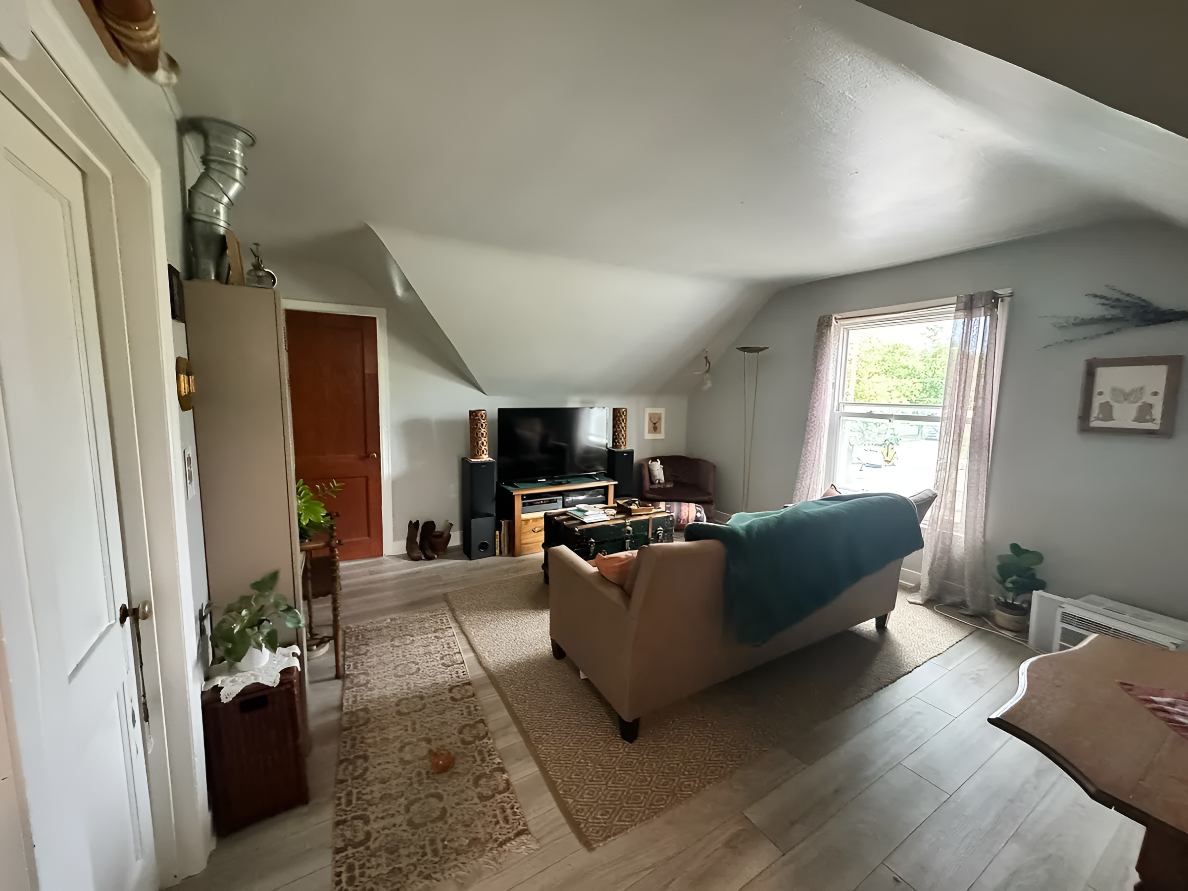 1403 Columbus Avenue - 1403 1/2