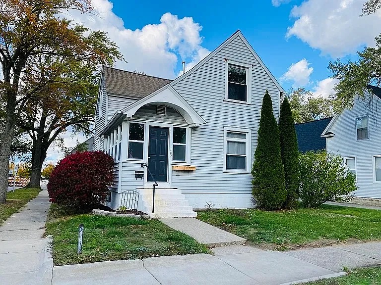 1403 Columbus Avenue - 1403 1/2